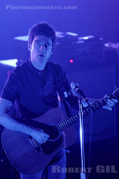 NOEL GALLAGHER'S HIGH FLYING BIRDS - 2011-12-06 - PARIS - Casino de Paris - 